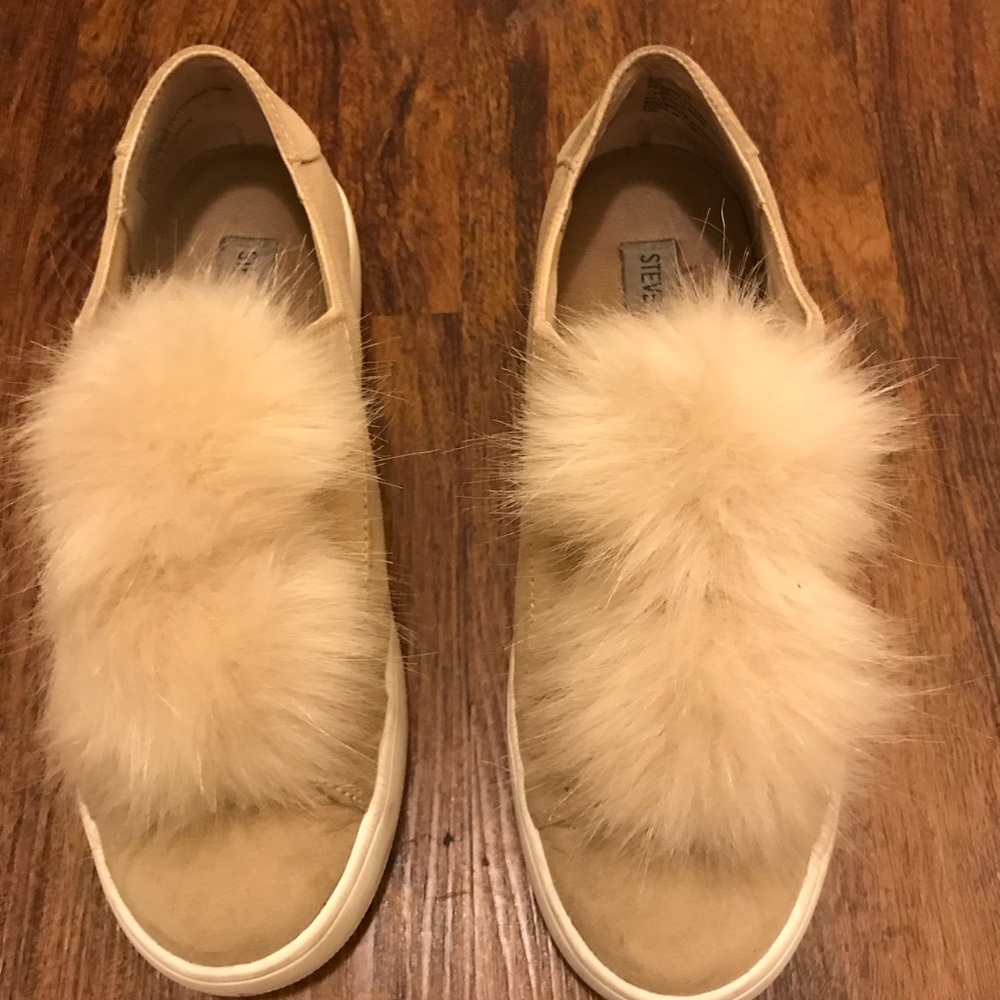 Steve Madden nude Pom sneakers